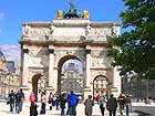 PARIS: Mal Vtzn obloukv Louvru