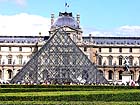 PARIS: Pyramida pel Louvrem